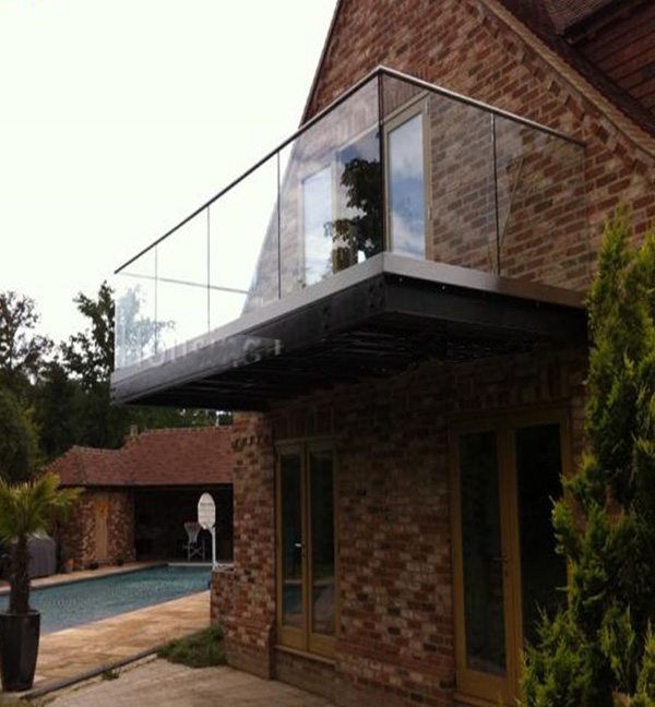 outdoor glass panel fencing with laminated glass u channel railing